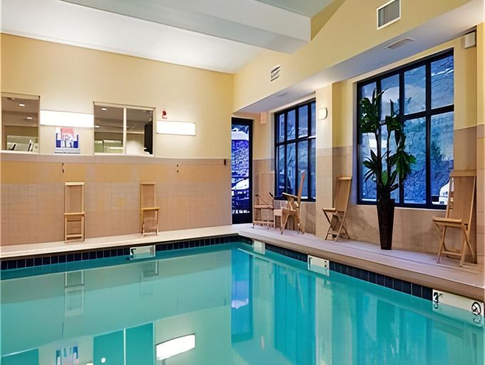 Swimming pool 3, Holiday Inn Express Hotel & Suites Harriman By IHG, Roane