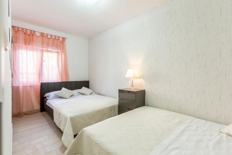 2, Apartments Karlo, Podstrana