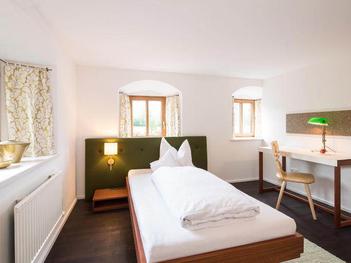 Bedroom 9