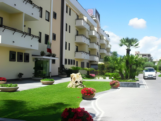 Exterior & Views 2, ABALON POMPEI RESORT, Napoli