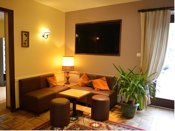 Public Area 2, Hôtel Saint Georges, Savoie