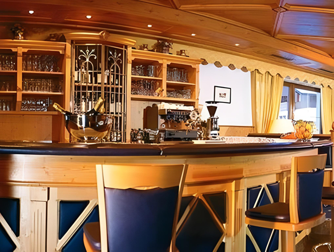 Food & Drinks 4, Savoy Dolomites Luxury & Spa Hotel, Bolzano