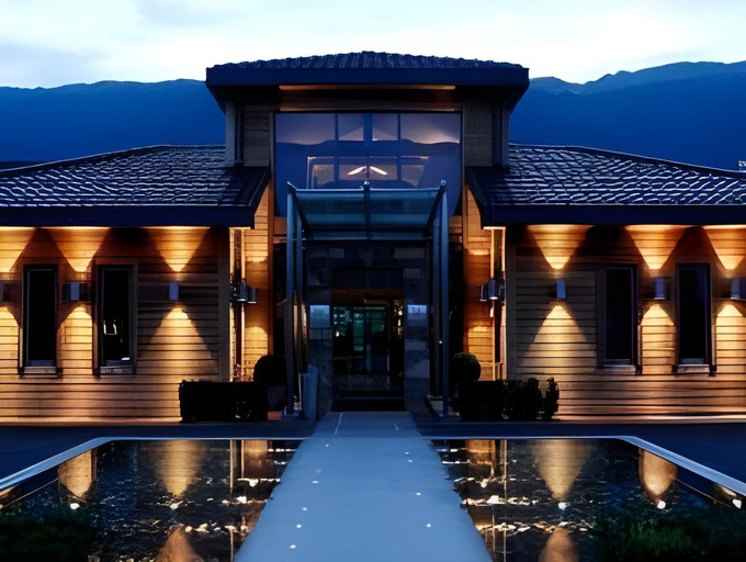 Exterior & Views