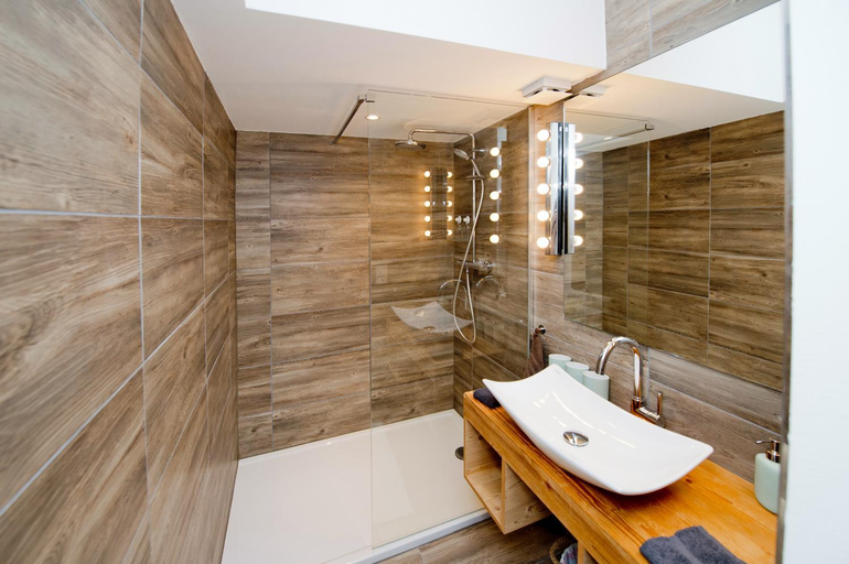 Bathroom 3, Hotel Bellevue, Sarganserland