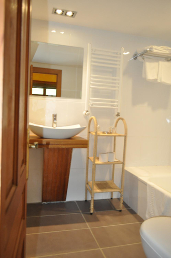 Bathroom, Hotel Torrecerredo, Asturias