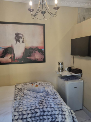 Bedroom 2, 3 Brothers Bed and Breakfast, Ekurhuleni