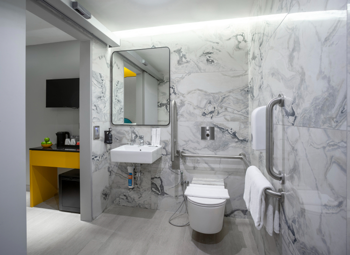 Bathroom 5, Hotel Mi Rochor, Singapura