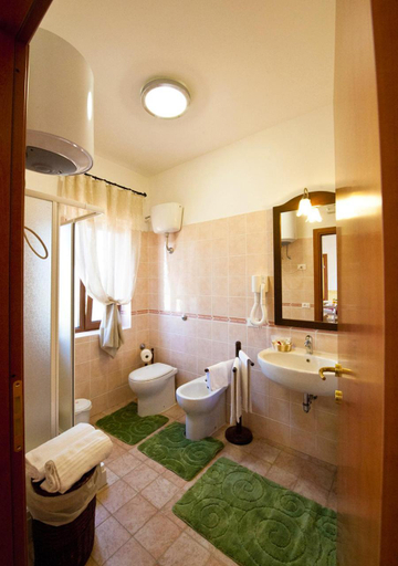Bathroom 8