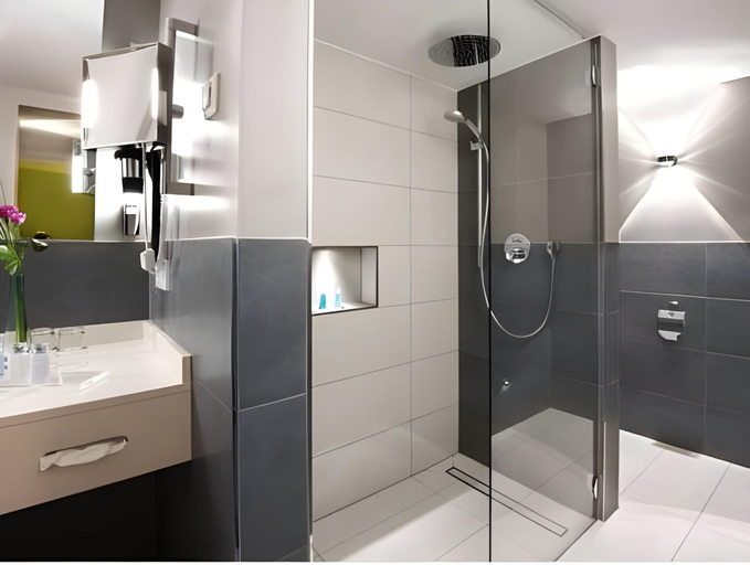 Bathroom 4, Moselschlosschen Spa & Resort, Bernkastel-Wittlich