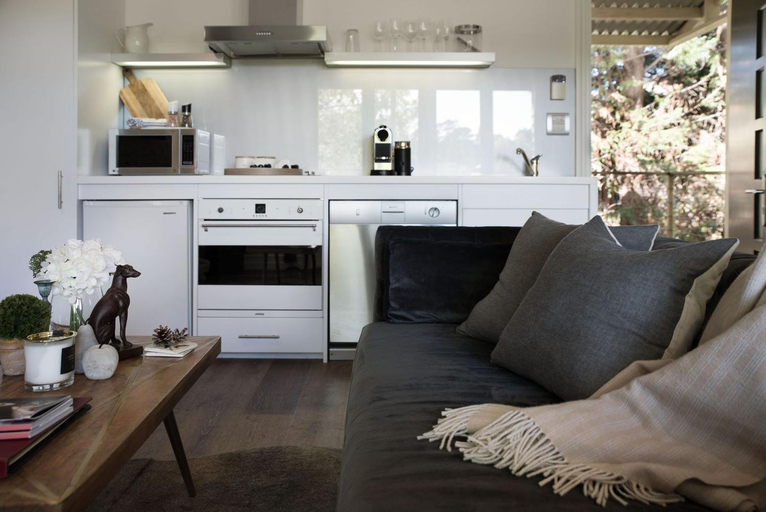 3, Provence Spa Villa 2, Hepburn - East
