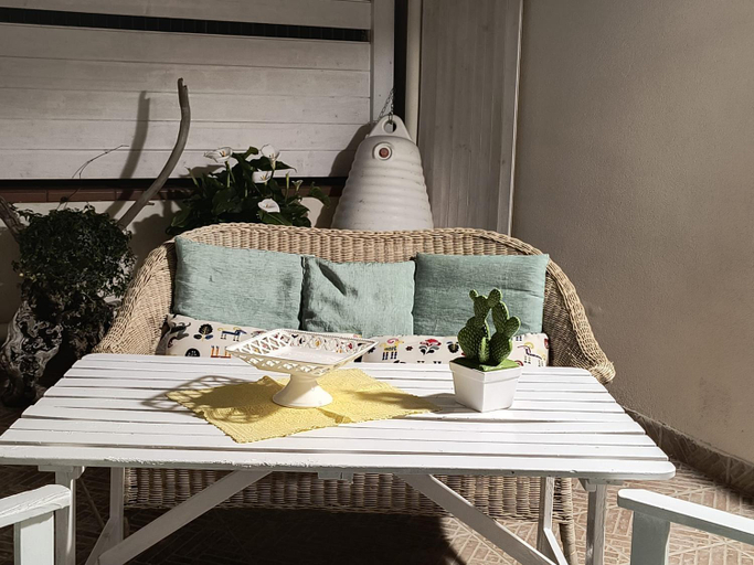Others 2, B&b Dea Teti, Bari