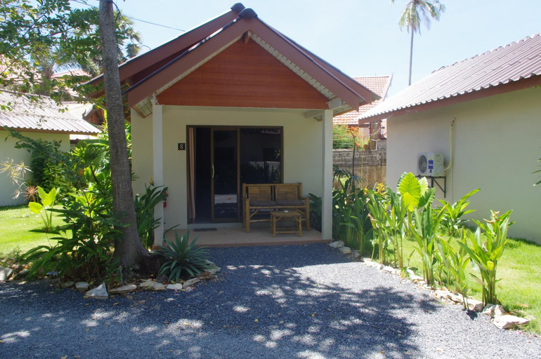 Exterior 11