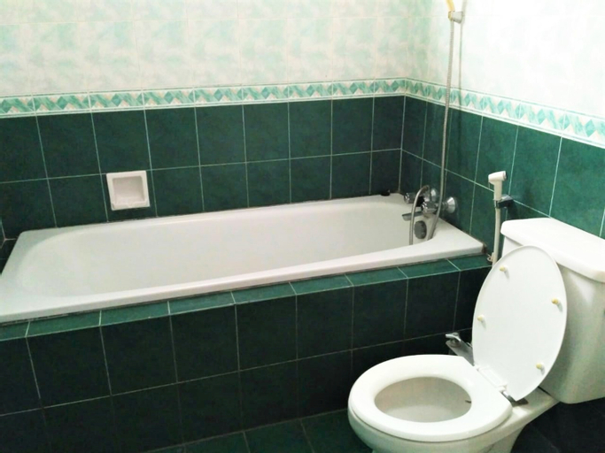 Bathroom 9