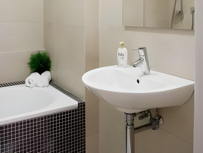 Bathroom 2, River View Residence, Praha 5