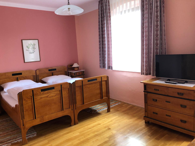 Bedroom 3, Landgasthof Haueis, Kulmbach