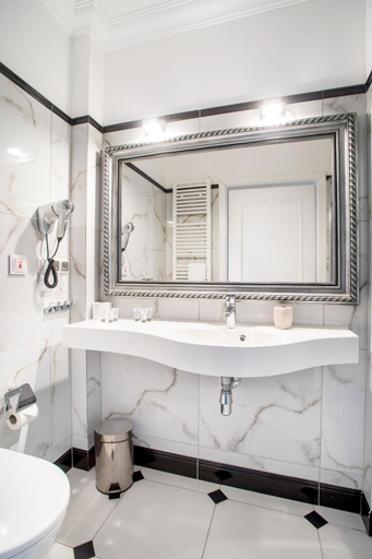 Bathroom 4, Willa Mala Pieniawa, Kłodzko