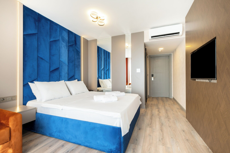 Bedroom 2, The Port Guzelyali Hotel, Tuzla