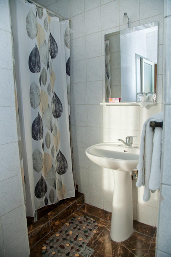 Others 4, Hotel Metropol, Pitesti