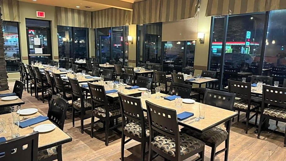 Food & Drinks 5, Riviera Plaza & Conference Center Vernon British C, North Okanagan