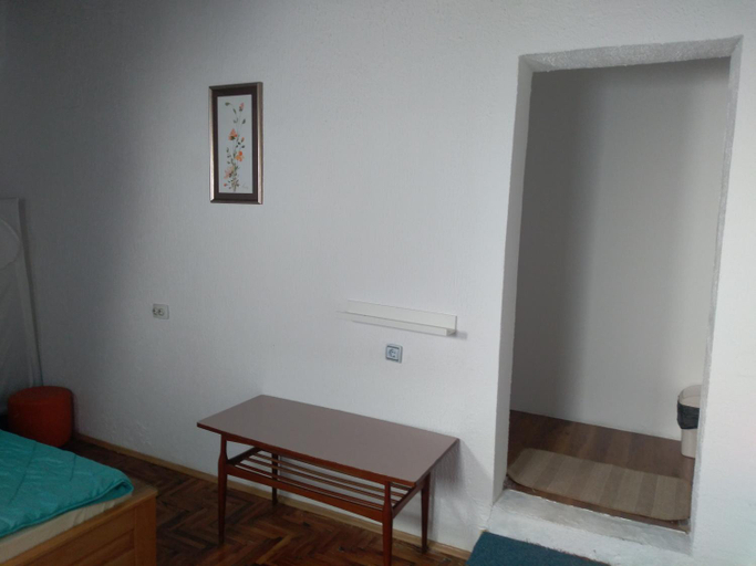 Others 5, Hostel Trajan, Majdanpek