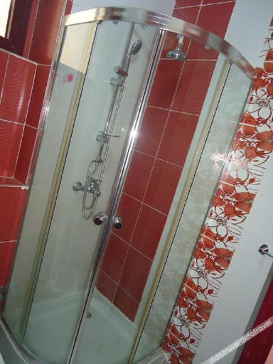 Bathroom 4, Freedom Hostel, 'Abdin