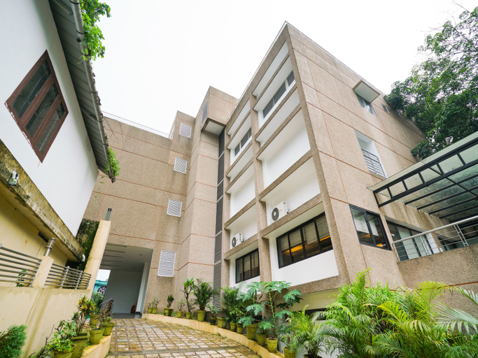 Exterior & Views 1, Capital O 15754 Mookkannoor Tourist Home, Ernakulam