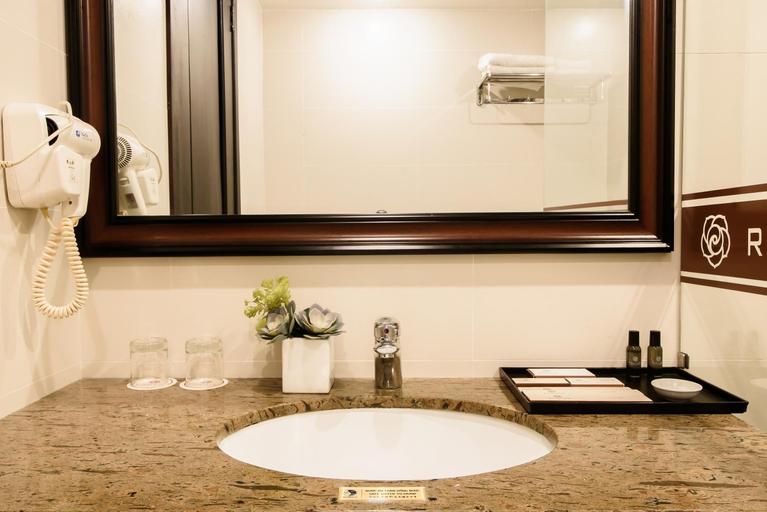 Bathroom 24