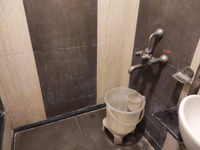 Bathroom 4, Hotel Vaishnavi, Solapur