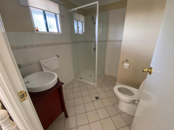 Bathroom 4