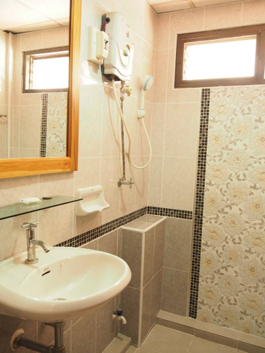Bathroom 4, Chatsuree Mansion, Ubon Ratchathani, Muang Ubon Ratchatani