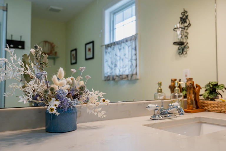 Bathroom 2, Old Town Country Landing, Niagara