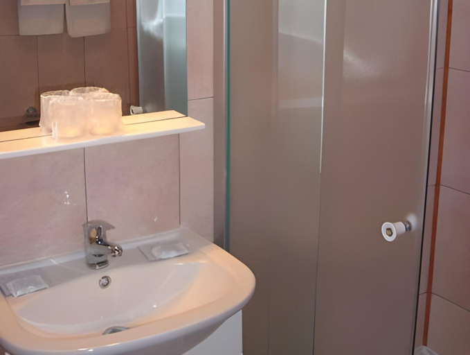Bathroom, Hotel Alexandra, Timisoara