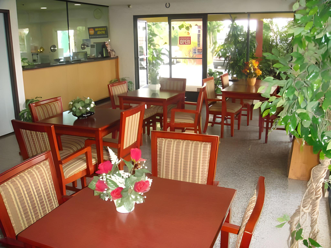 Food & Drinks, Budget Inn, Los Angeles