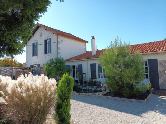 Exterior & Views 2, Le Clos des Passiflores, Charente-Maritime
