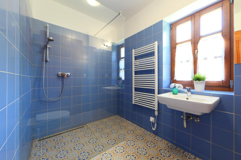 Bathroom 4, Aracsi Vendeghaz, Balatonfüred