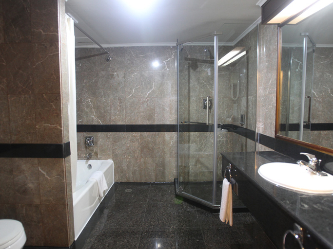 Bathroom, Bohai Pearl Hotel, Dalian