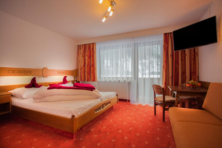 Bedroom 2, Schonauer Hof, Reutte