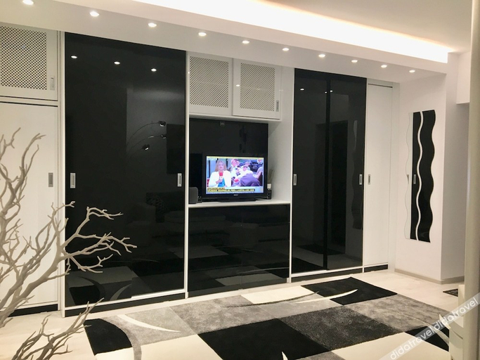 Others 4, Studio Militari Residence Bucharest M2, Chiajna