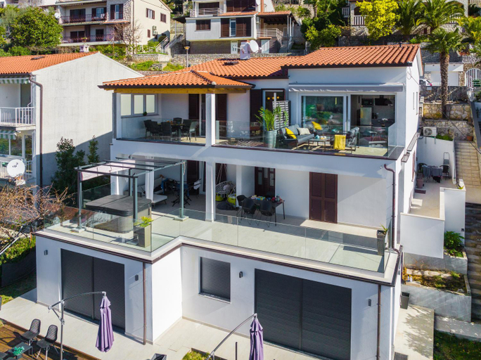 Others 2, D&A Superior Apartman, Labin