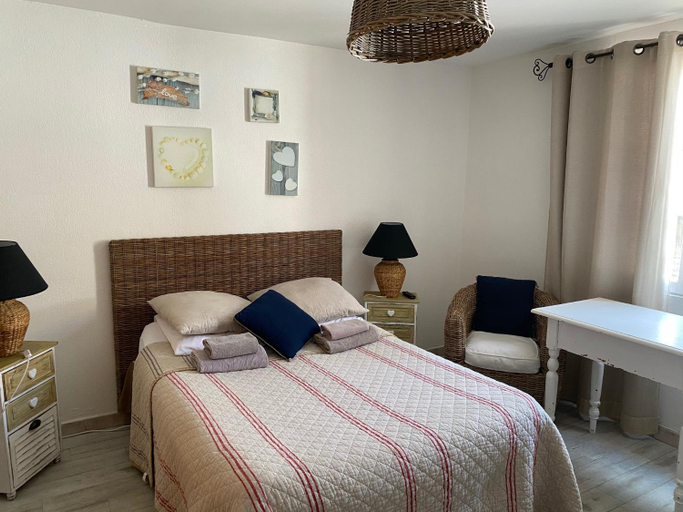 Bedroom 3, Hotel Restaurant Le Provencal, Gard