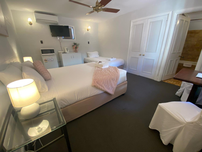 Bedroom 9