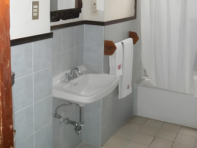 Bathroom 4, Regis Hotel Spa, Panajachel