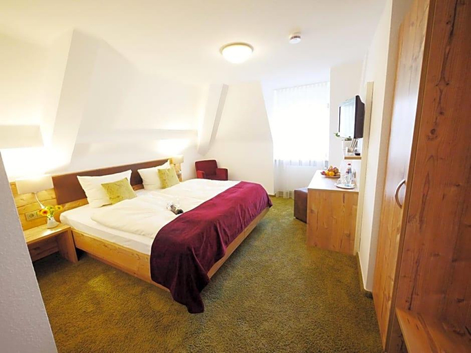 Bedroom 3, Kreuz Post Hotel Restaurant Spa, Breisgau-Hochschwarzwald