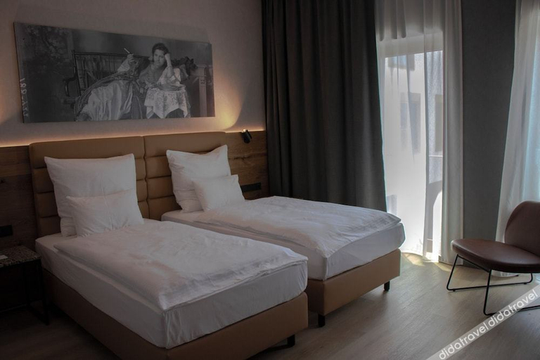 Bedroom 4, mk hotel tirana, Tiranës