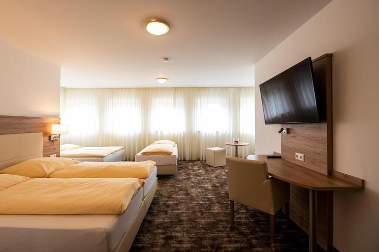 Bedroom 3, Sternplatz Hotel, Alb-Donau-Kreis