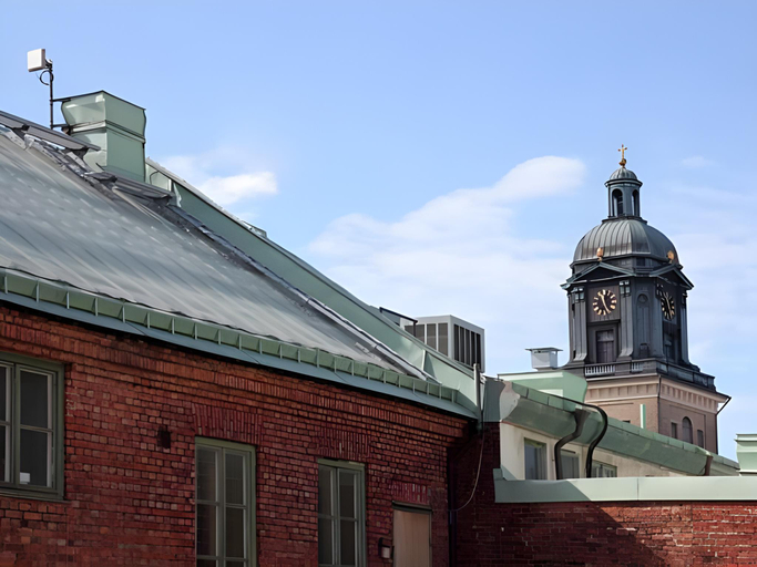 Exterior & Views