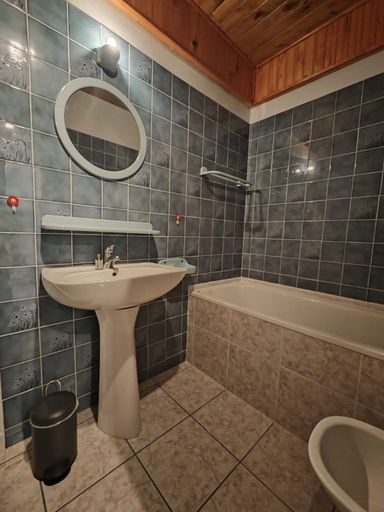 Bathroom, Le Refuge, Alpes-de-Haute-Provence