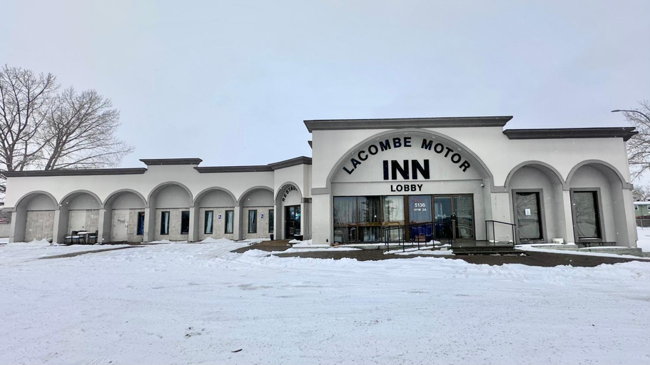 Exterior & Views 2, Lacombe Motor Inn, Division No. 8