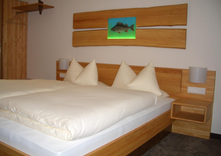 Bedroom 3, Karpfenhotel & Herrenhaus im Gasthaus Sindel-Buckel, Ansbach