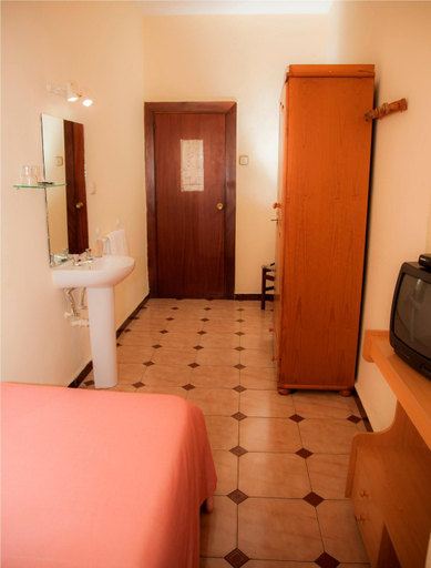 Others 4, Hostal Paris, Cádiz
